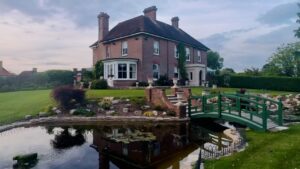 Close-Up Magic at a Beautiful Parley Manor Wedding